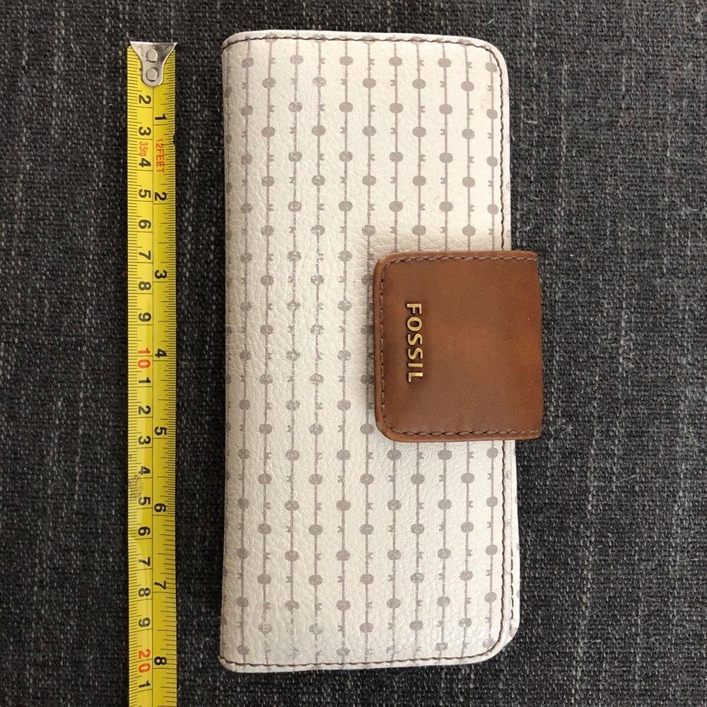 Fossil Wallet: Logan Tab Clutch